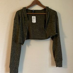 Green short sweater